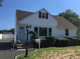 1081 Woodcliff Dr #0, Franklin Square, NY 11010