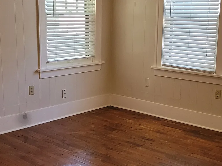 1037 N Woodrow Ave — Photo 7