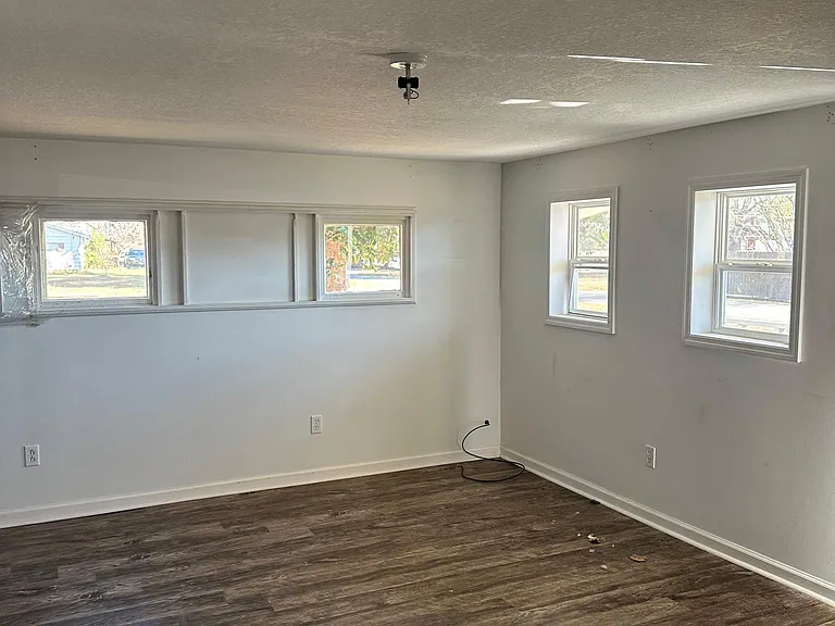 408 Nebraska Ave — Photo 1