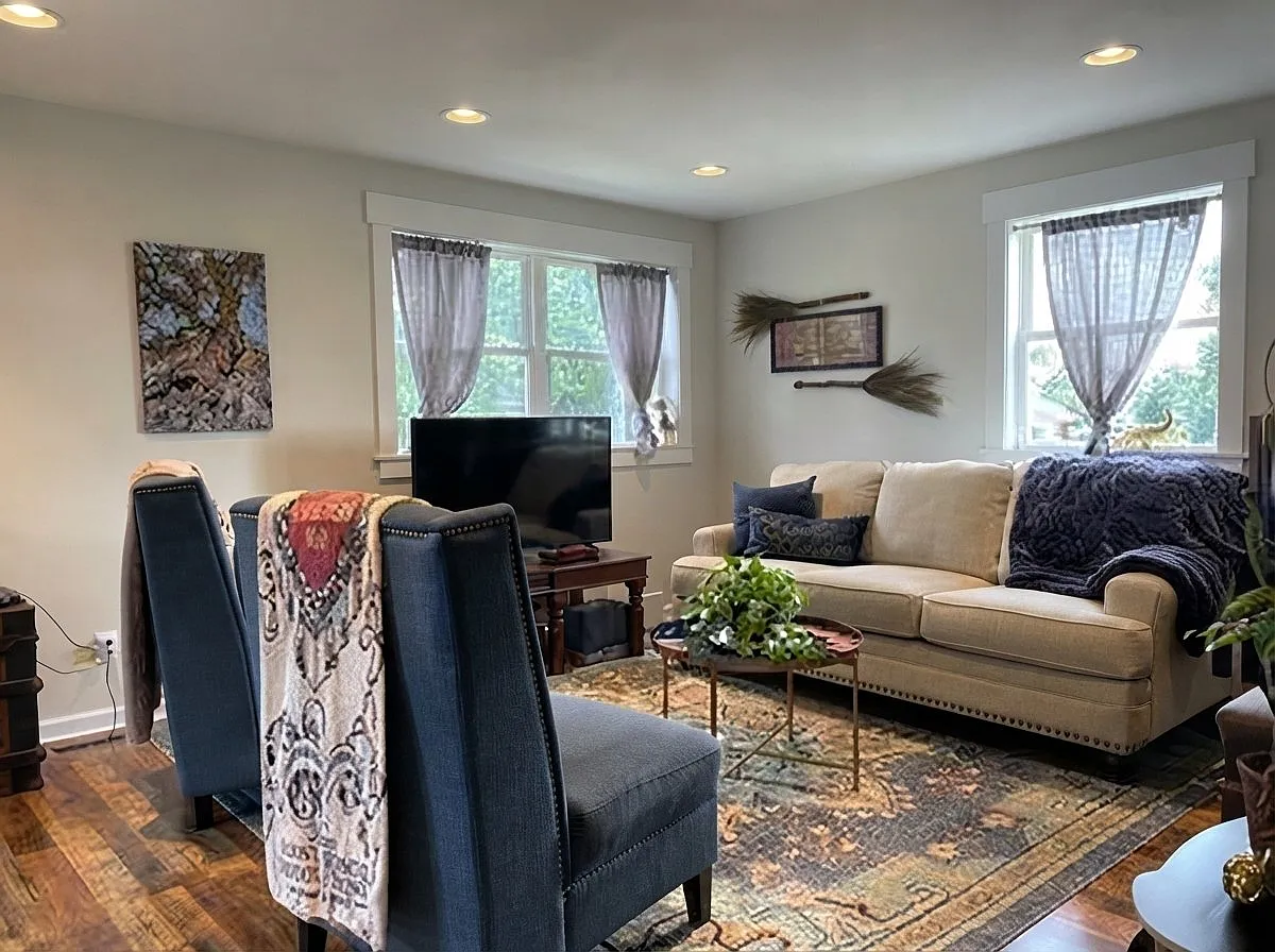 Comfortable, fully furnished executive rental ideal for contract crews — Photo 3
