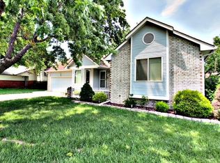 9810 W Westlawn St, Wichita, KS 67212