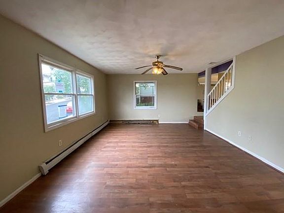 5th image of 45 Woodbine St