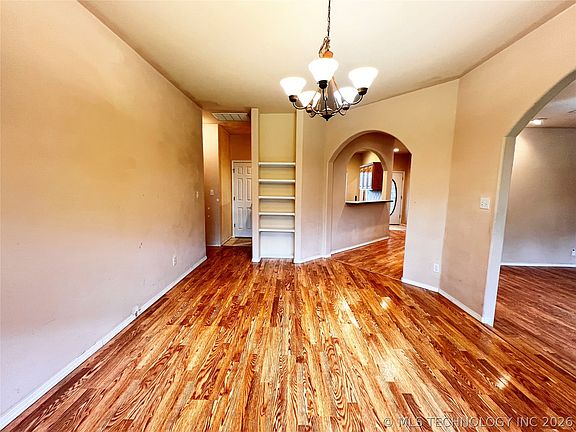 5th image of 207 E Breanna St