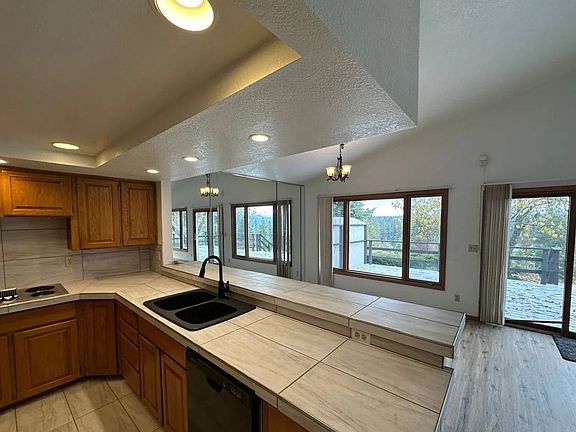 4th image of 1529 E Loch Haven Dr