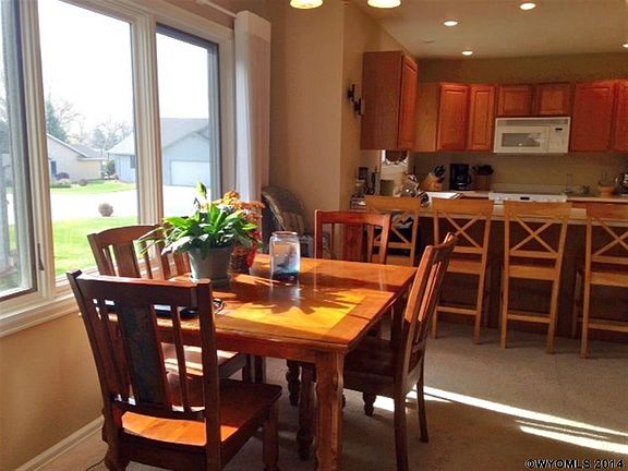 4th image of 610 W Hogerson St #111