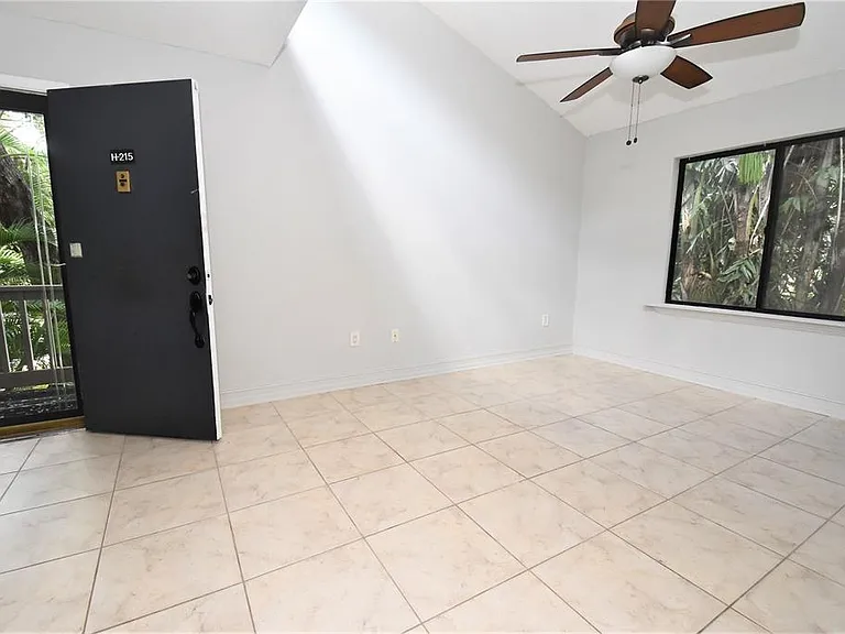 1601 Pelican Point Dr #HA215 — Photo 16