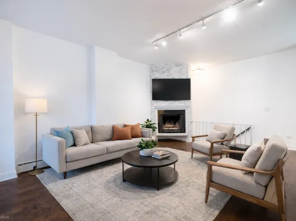 1750 N Wells St APT 301, Chicago, IL 60614