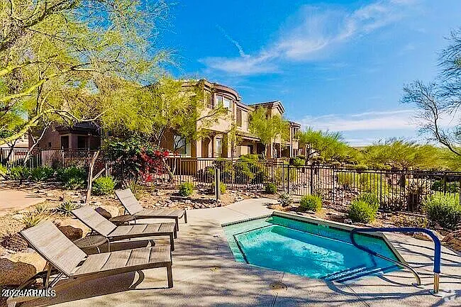 2 bed, 2.5 bath, 1640 sqft, $2,575 — Photo 3