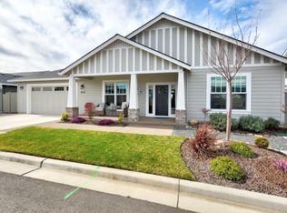 1484 Quarter Ln, Medford, OR