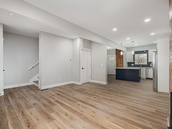 5th image of 2313 Kenton St