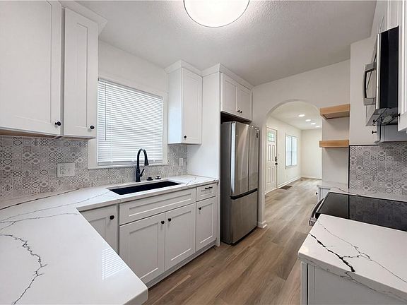 2nd image of 5525 Yecker Ave