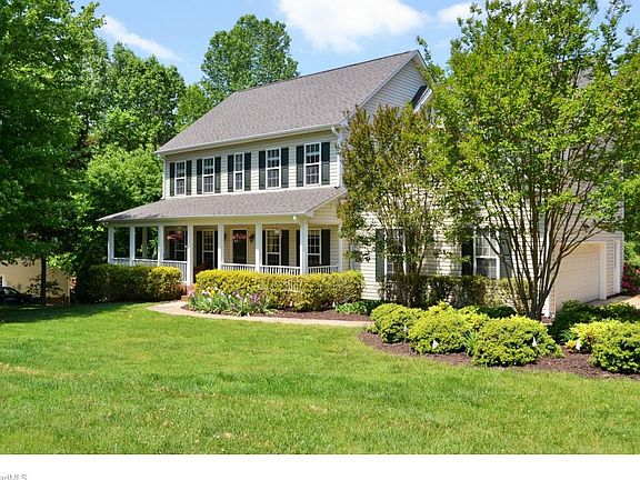 2nd image of 8506 Masons Pond Dr