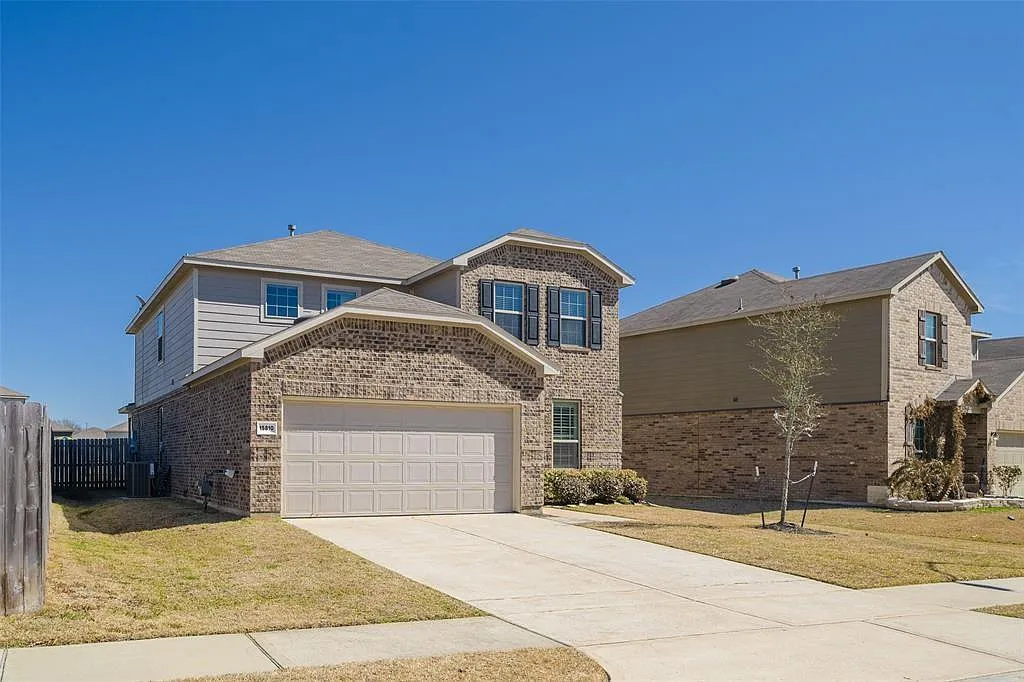 4 bed, 3.0 bath, 2809 sqft, $2,550 — Photo 2