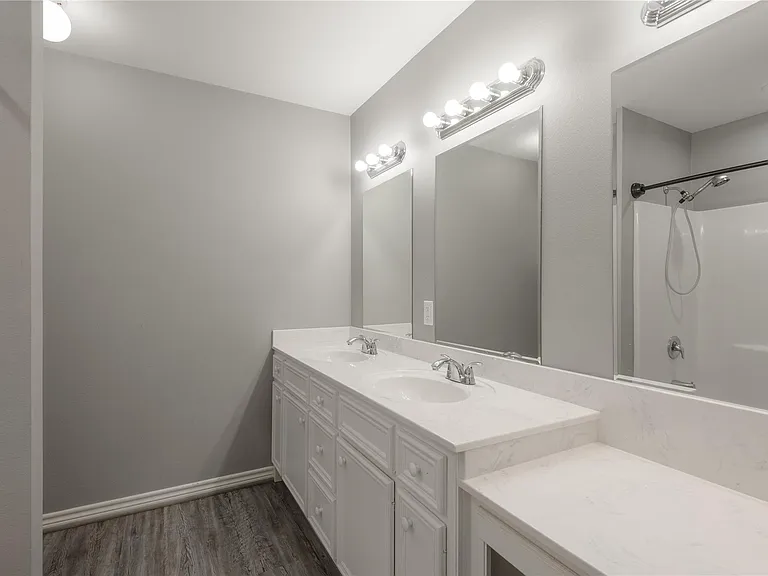 100 Shorewood Dr — Photo 15