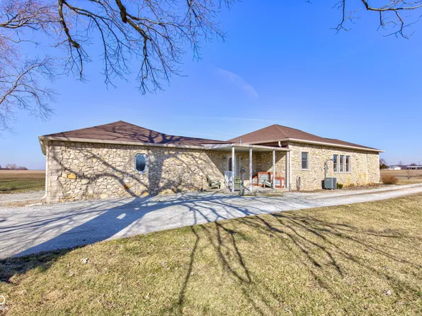 577 W Brookville Rd, Fountaintown, IN 46130