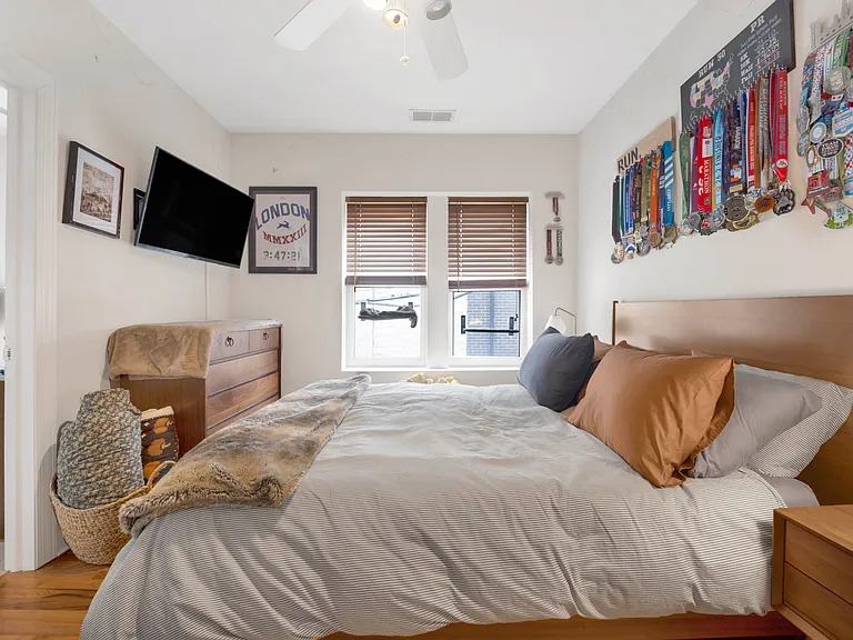 1149 W Cornelia Ave #3A — Photo 7