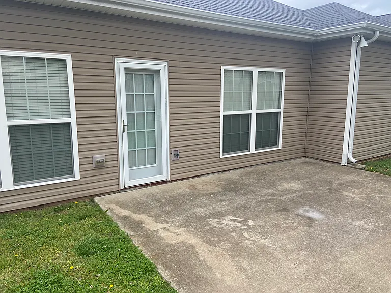 505 Bridle Way — Photo 2