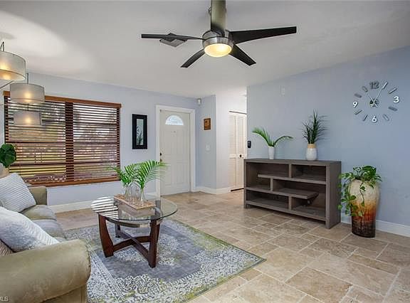 3rd image of 4573 Lakewood Blvd