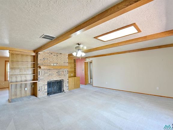 3rd image of 412 E 17th Ln