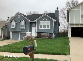 1154 Blue Bird Ln, Liberty, MO 64068