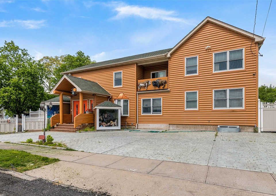 2nd image of 1 Sanford Ct