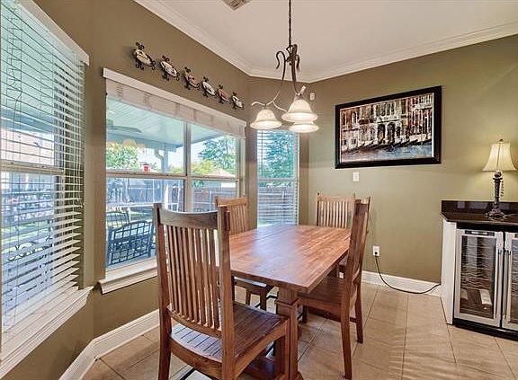 5th image of 125 Golden Meadow Dr