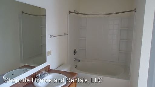 5th image of 2625 Stream Bank Dr