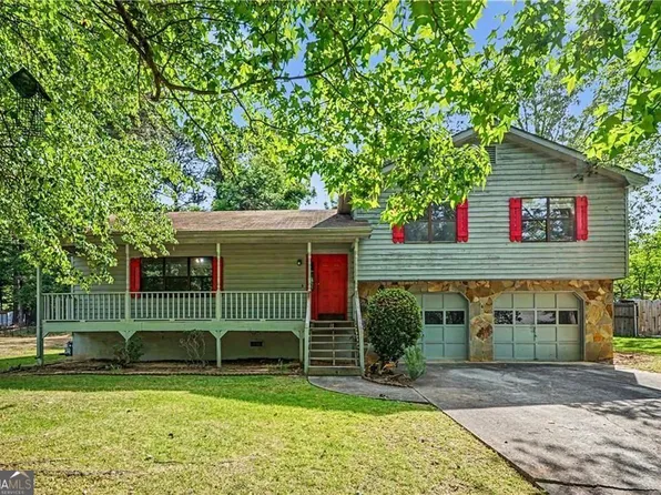 1208 Gate Post Ln, Lawrenceville, GA 30044