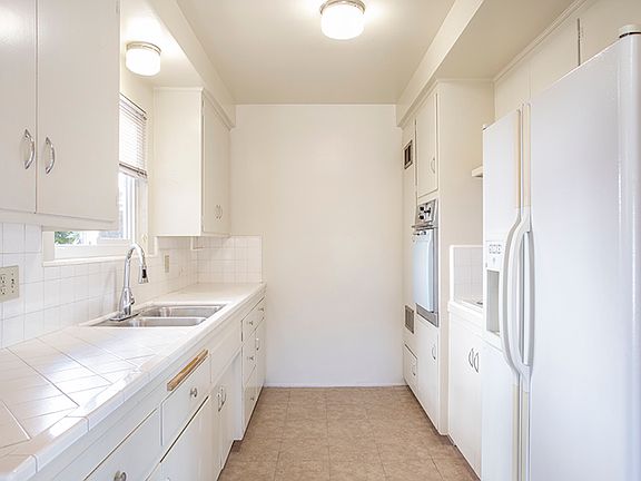 4th image of 514 N Santa Anita Ave #A