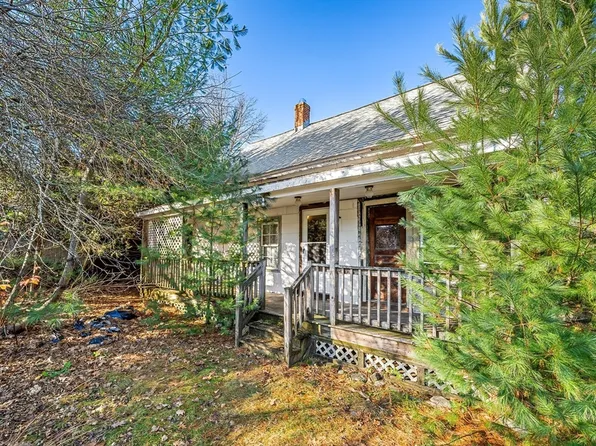60 Ironstone St, Millville, MA 01529
