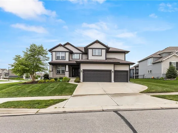9196 Green Rd, Lenexa, KS 66227