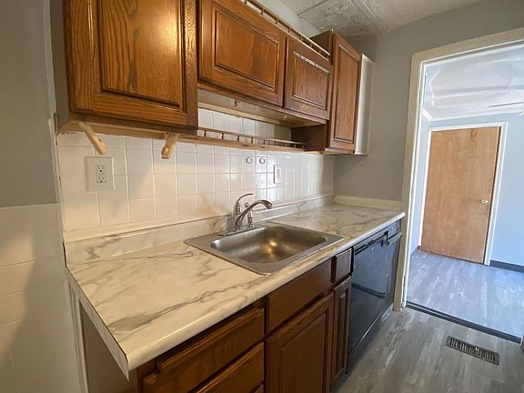 2nd image of 25141 Euclid Ave