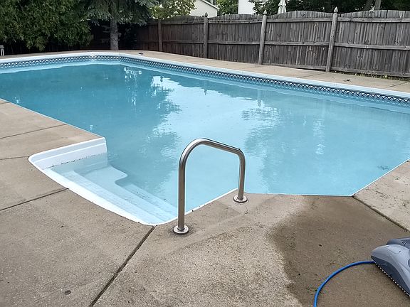 5th image of 3424 Creekview Dr