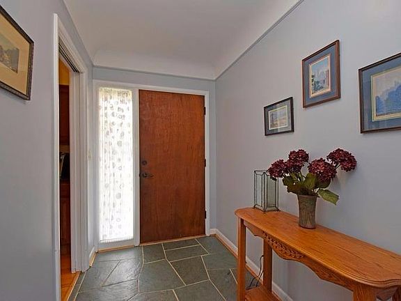 2nd image of 2508 Meadowmar Ln