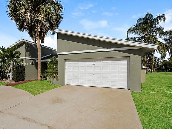 2nd image of 11647 Anhinga Dr