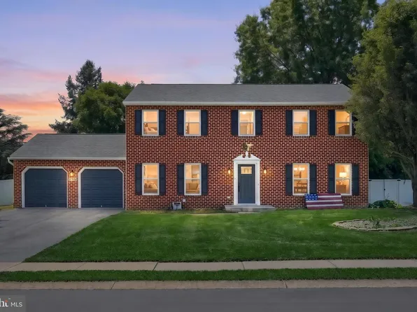 405 White Rose Ln, York, PA 17402