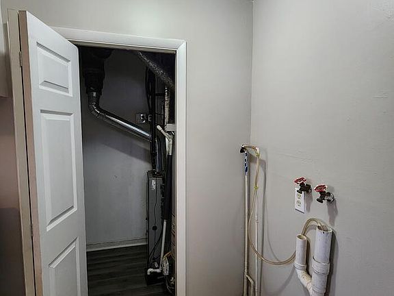 4th image of 4302 E 17th St