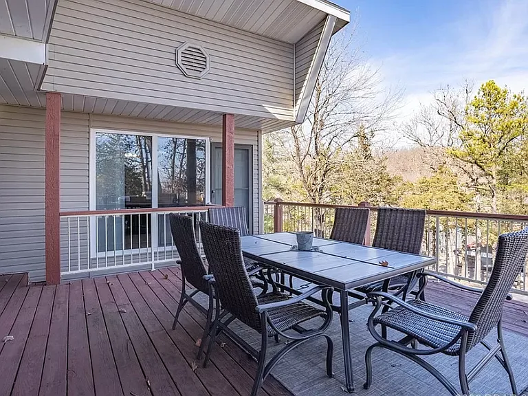 128 Hawk Cir — Photo 32