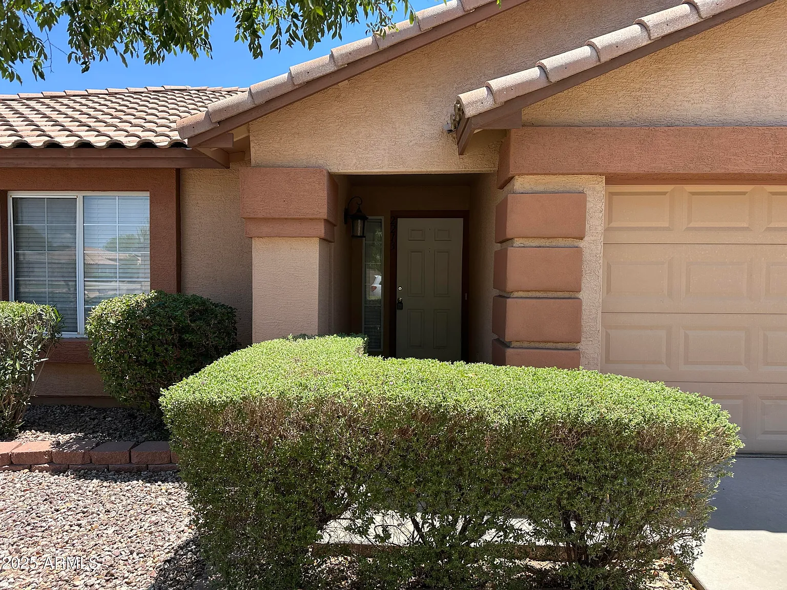 3 bed, 2.0 bath, 1498 sqft, $1,995 — Photo 2