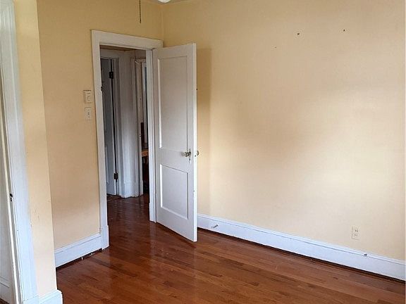 4th image of 2206 Farrand St