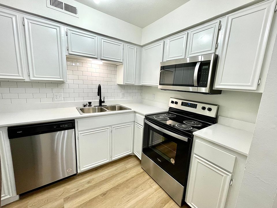 Isabella at Norman One-bedroom kitchen