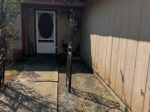 3rd image of 500 Hosack St