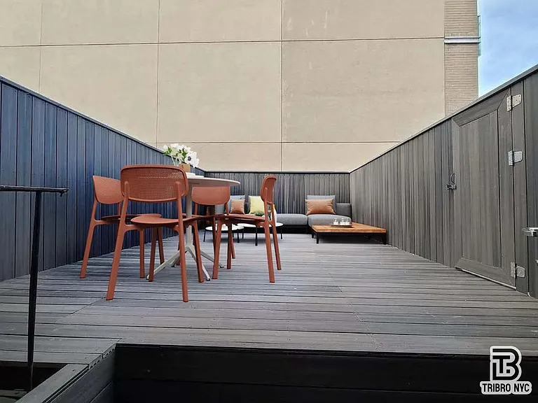 296 Willis Ave #1 — Photo 1