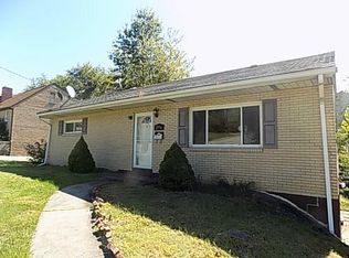 2556 Carl Ave, New Kensington, PA