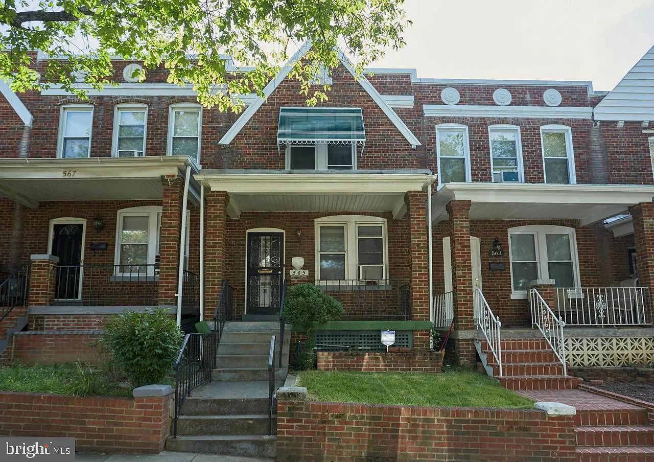 2 bed, 1.5 bath, 1740 sqft, $2,900 — Photo 1