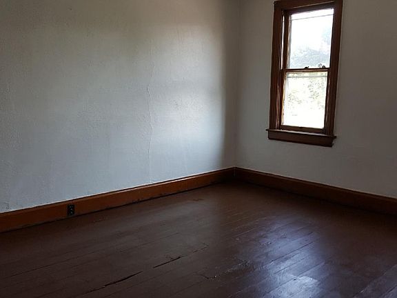 Upstairs Bedroom 1