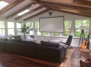 452 Stillwater Dr, Pocono Summit, PA 18346