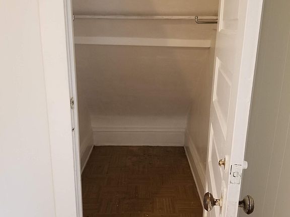 3rd image of 1040 Lafayette Ave SE