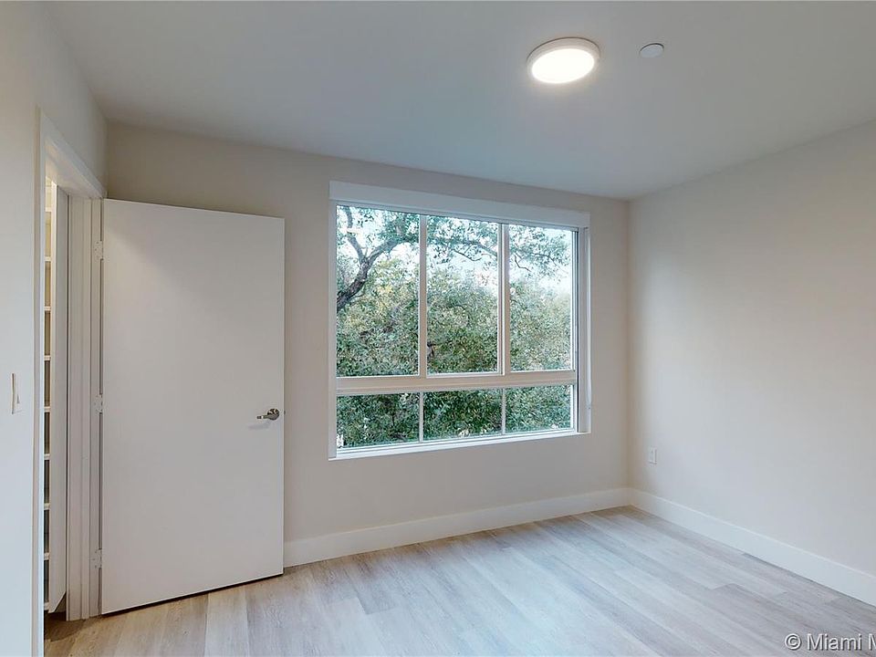 1st image of 2535 NE 193rd St #2224
