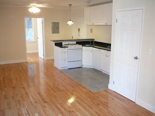 Rented by Kings Court Real Estate | media 42